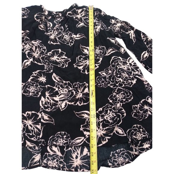 Free People Black Cream Floral print Boho Oversized keyhole Tunic blouse Sz M - Picture 11 of 16